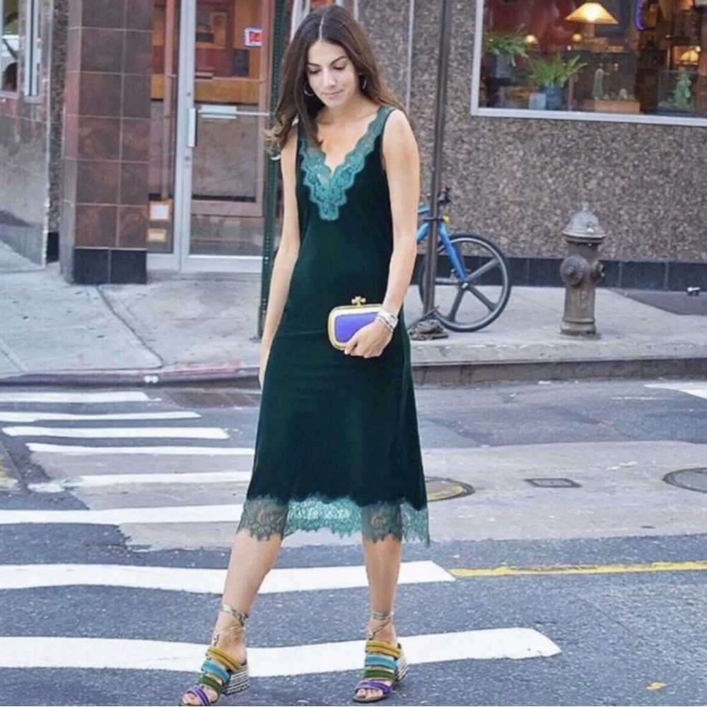 Zara Blogger Favorite  Green Velour  Lace Detail Midi Dress Size XS